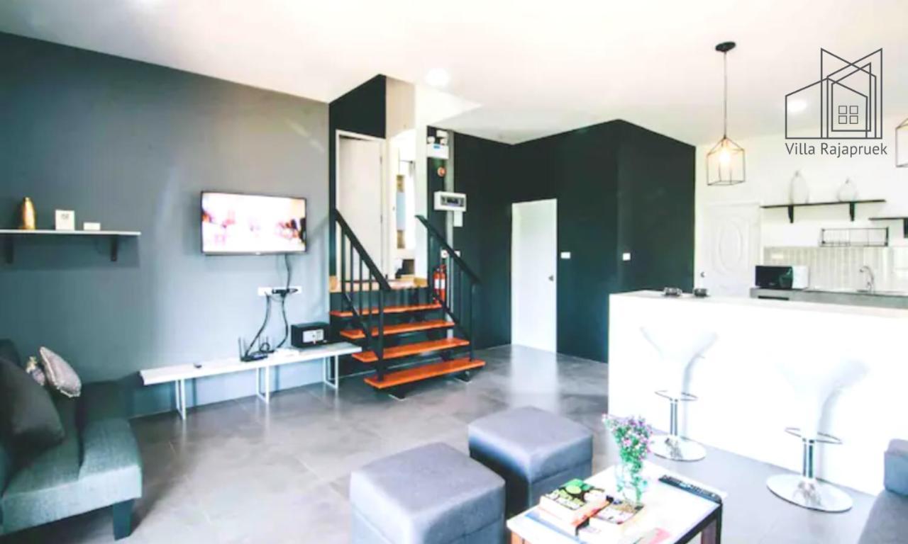 Villa Rajapruek Entire 3 Villas 7 Bedrooms Near Airport Чиангмай Екстериор снимка