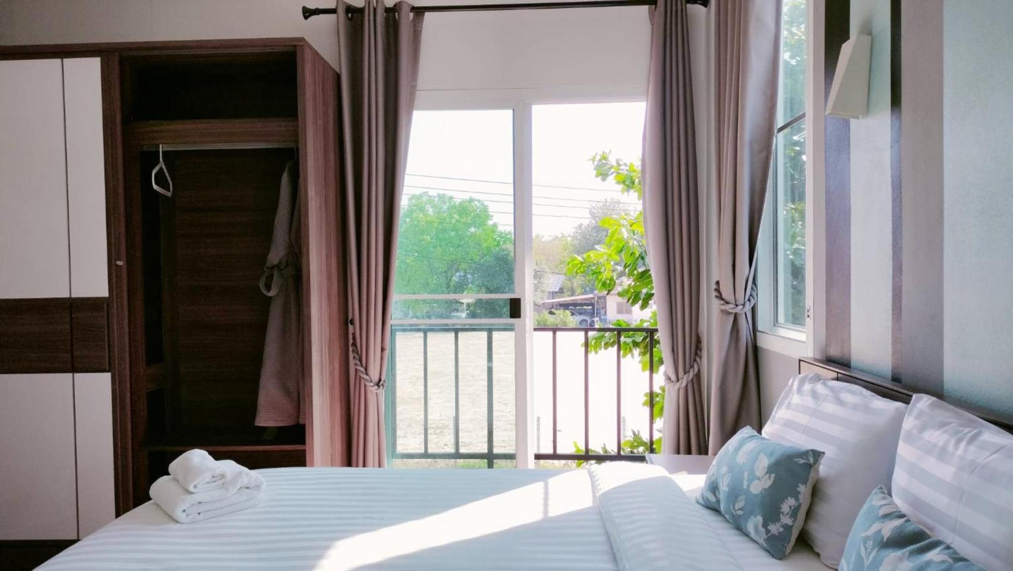 Villa Rajapruek Entire 3 Villas 7 Bedrooms Near Airport Чиангмай Екстериор снимка