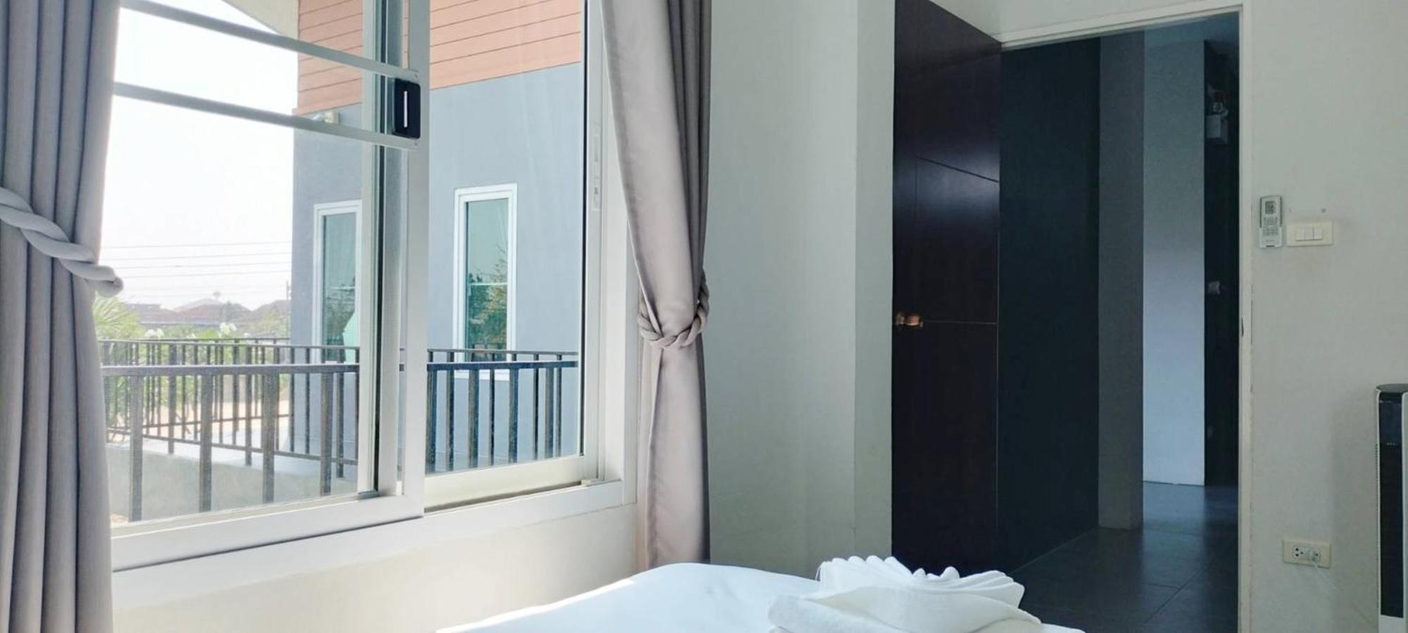 Villa Rajapruek Entire 3 Villas 7 Bedrooms Near Airport Чиангмай Екстериор снимка